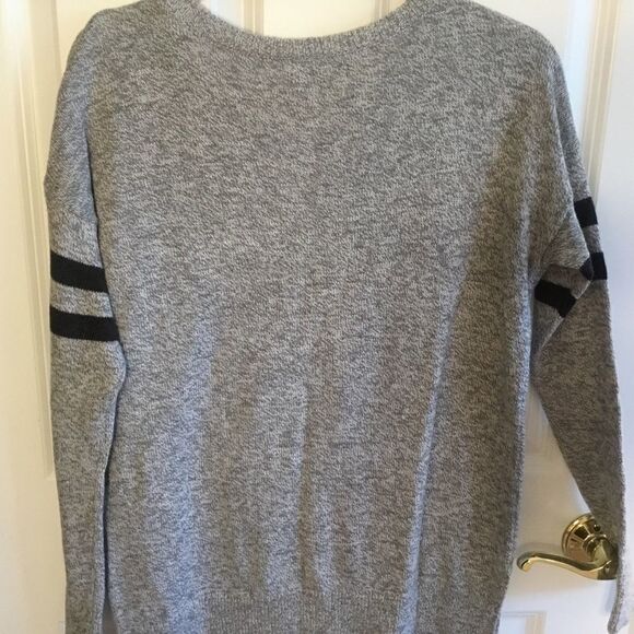 NWOT American Eagle Oversized Grey Sweater - Picture 5 of 9